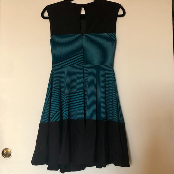 Swing Stripe Dress ASO Aria Montgomery PLL - Picture 5 of 5